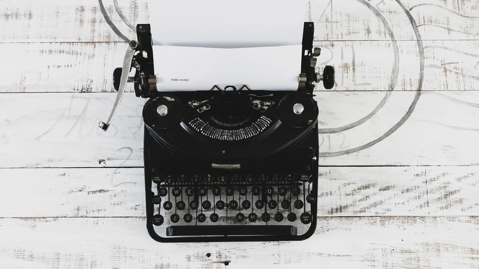 máquina de escribir negra